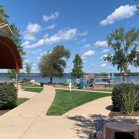 Charming And Happy Walled Lake Mi Cottage 诺维 外观 照片