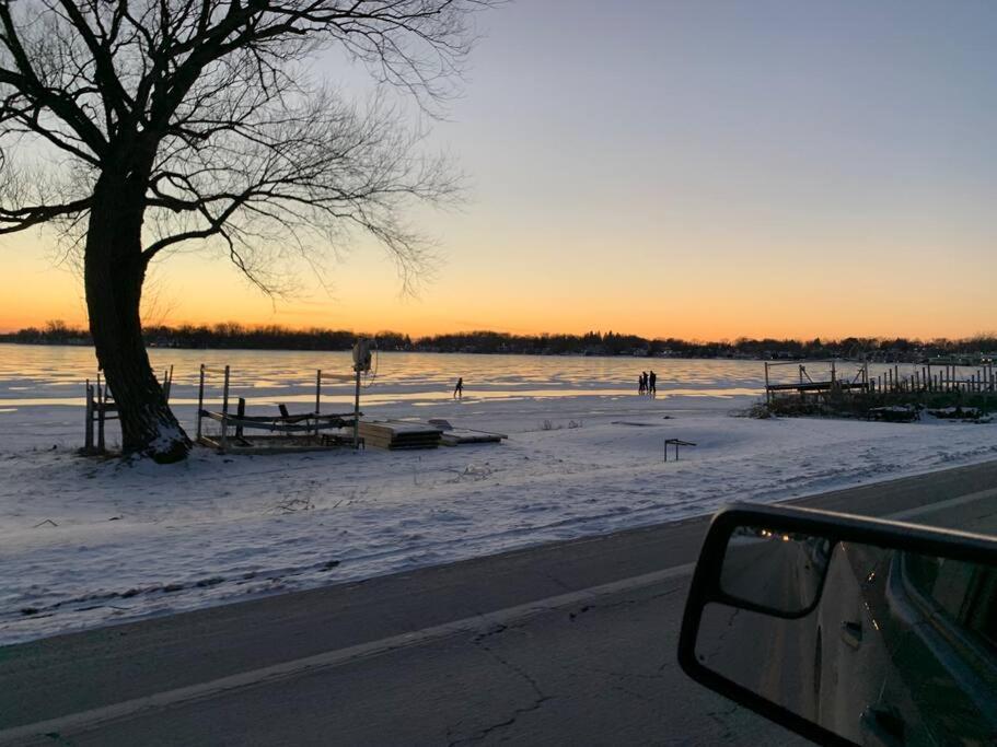 Charming And Happy Walled Lake Mi Cottage 诺维 外观 照片