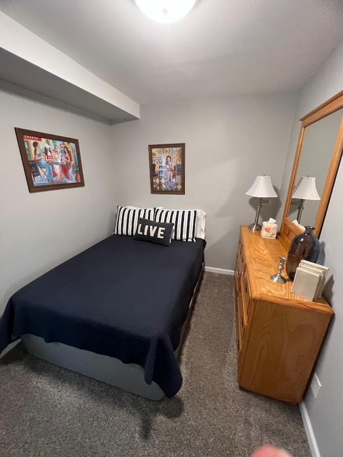 Charming And Happy Walled Lake Mi Cottage 诺维 外观 照片