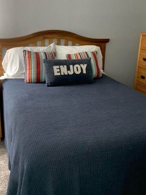 Charming And Happy Walled Lake Mi Cottage 诺维 外观 照片