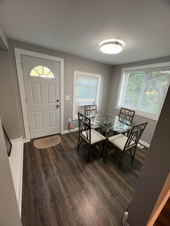 Charming And Happy Walled Lake Mi Cottage 诺维 外观 照片